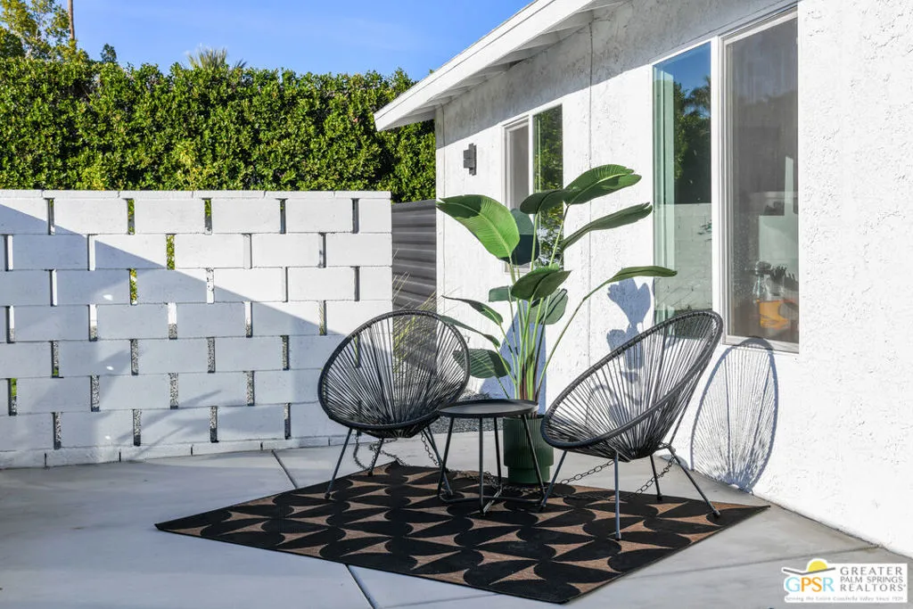 2080 N San Gorgonio Road, Palm Springs, California 92262 home-pic-36